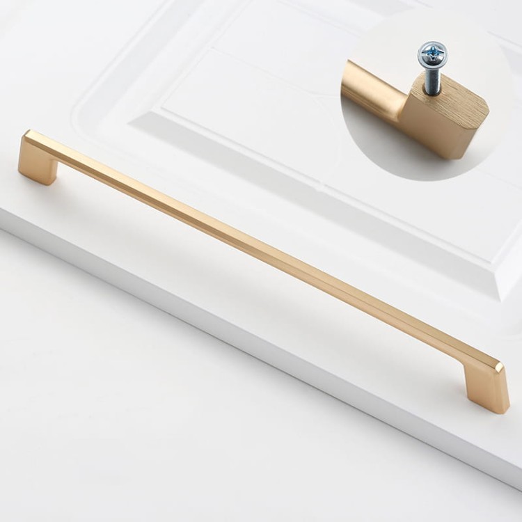 Möbelgriff Batuco – klassischer, schlichter und ergonomischer Griff in Perlgrau, Schwarz, gebürstetem Nickel, Gold und gebürstetem Gold. Größen 128–256 mm, ideal für moderne und klassische Möbel