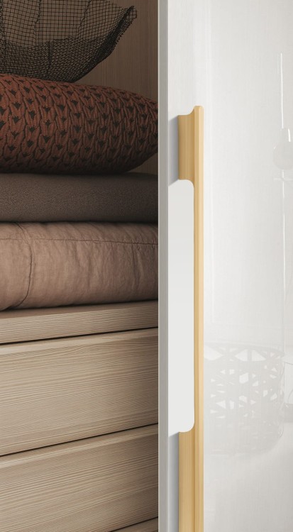 Möbelgriff Novo – klassischer Aufsatzgriff in Schwarz oder gebürstetem Gold, Größen 96–768 mm. Im modernen Glamour-Stil, für Küchenschränke, Kommoden und Schreibtische – egriffe.at