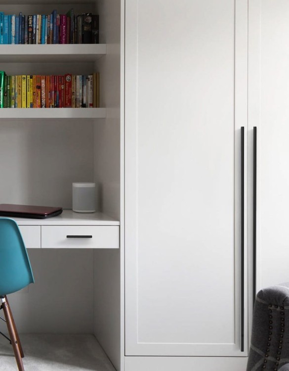 Möbelgriff Fava – mattschwarzer, pulverbeschichteter Aluminiumgriff im modernen Loft-Stil. Längen 96–960 mm, ideal für Küchenfronten, Badmöbel, Schränke und Schubladen – egriffe.at