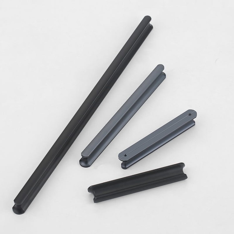 Möbelgriff Tonta – moderner Griff in Schwarz oder Grau, erhältlich in 96, 128, 160, 320, 576 und 960 mm. Für Küchen, Schränke, Schubladen, Kommoden, Bad- und Büromöbel – egriffe.at