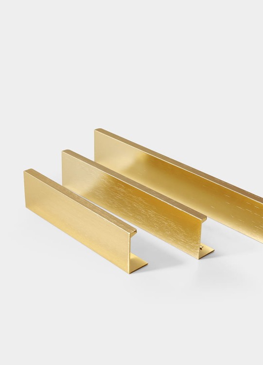 Möbelgriff Lonia – Kantengriff im Industrial-, Loft-, Modern- und Skandi-Stil in Schwarz, Grau, gebürstetem Gold und Champagnergold. Größen 96, 128, 160, 192, 224 und 800 mm – egriffe.at