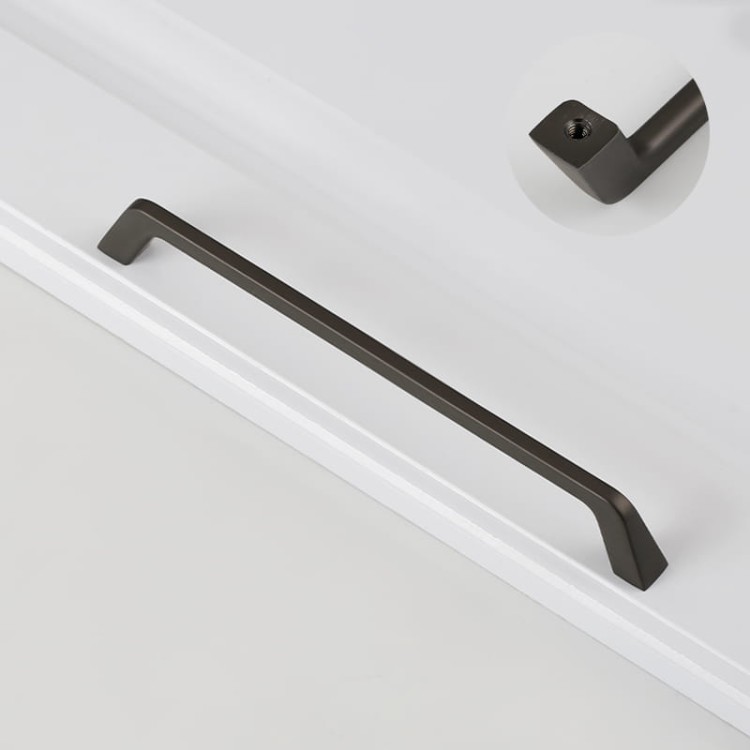 Minimalistyczny czarny uchwyt meblowy Amarito do szafek i szuflad o rozstawie 192 mm
