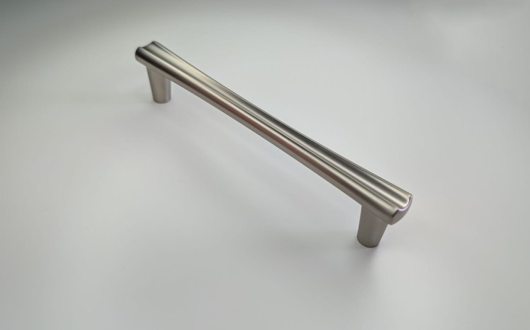 Möbelgriff Vegas – eleganter T-Bar-Griff 128 mm in gebürstetem Gold, Perlgrau und gebürstetem Aluminium. Ideal für moderne Küchen, Bäder, Schränke, Schubladen und Kommoden.