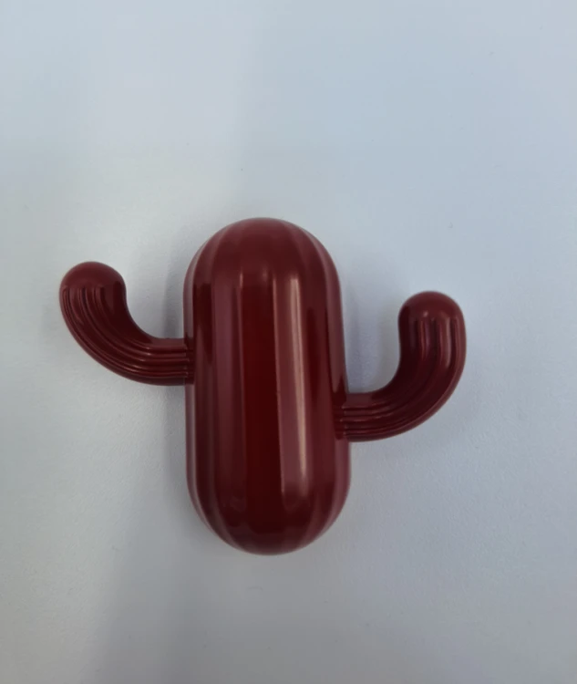 Wandhaken Cactus – verspielt und modern, ideal für Flur, Küche, Bad und Kinderzimmer. Robust und leicht zu montieren. Farben: Gold, Rot, Grün und Grau.
