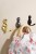 Niedlicher Wandhaken Gatito in Katzenform – ideal für Kinderzimmer und moderne Interieurs. Für Kleidung, Handtücher oder Schlüssel. Farben: Gold, Perlschwarz, Perlgrau, Gelb und Blau.