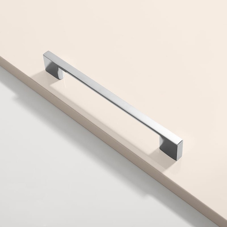 Möbelgriff Anto – klassischer kantiger Frontmontage-Griff in Schwarz, gebürstetem Nickel, Sandgold und glänzendem Chrom. Größen 128–320 mm, ideal für Küche, Bad, Schränke, Kommoden und Schubladen.