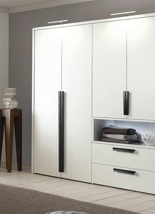 Möbelgriff Morro aus Aluminium in Mattschwarz, Grau und Champagnergold. Größen 96, 128, 192 und 320 mm. Moderner, loftiger, industrieller und minimalistischer Stil – für Küche, Bad, Schränke und Kommoden.