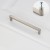 Möbelgriff Vega – moderner minimalistischer Griff in Schwarz, gebürstetem Gold, gebürstetem Nickel und Perlgrau. Größen 128–256 mm, ideal für Küche, Kommoden, Schränke, Garderobe und Bad.