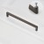 Möbelgriff Vega – moderner minimalistischer Griff in Schwarz, gebürstetem Gold, gebürstetem Nickel und Perlgrau. Größen 128–256 mm, ideal für Küche, Kommoden, Schränke, Garderobe und Bad.